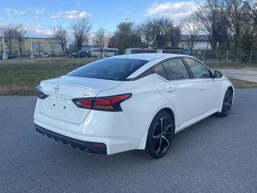 2025 Nissan Altima SR FWD