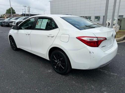 Super White 2016 Toyota Corolla LE