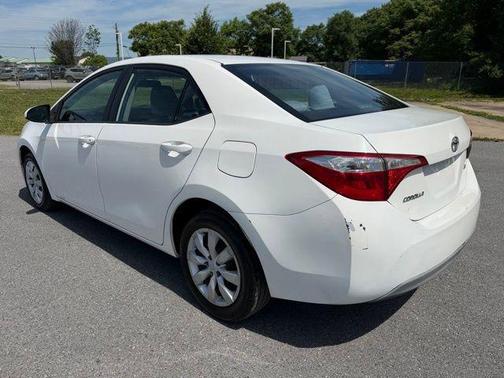 Super White 2016 Toyota Corolla LE