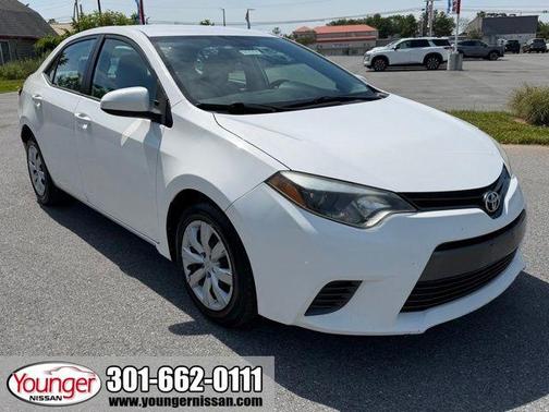 Super White 2016 Toyota Corolla LE