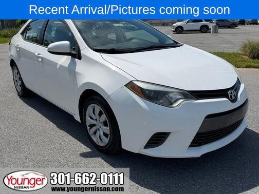 Super White 2016 Toyota Corolla LE