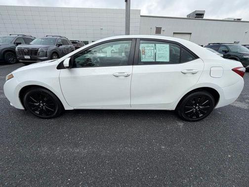 Super White 2016 Toyota Corolla LE