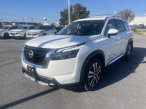 2025 Nissan Pathfinder Platinum 4WD