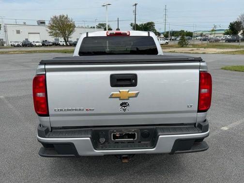 Silver Ice Metallic 2019 Chevrolet Colorado LT