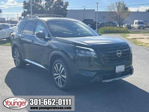 2025 Nissan Pathfinder Platinum 4WD