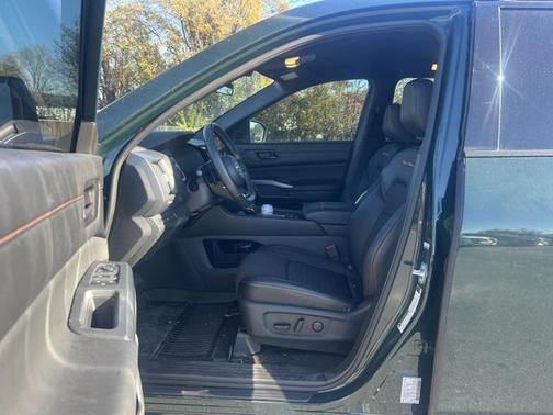 2024 Nissan Pathfinder Rock Creek 4WD