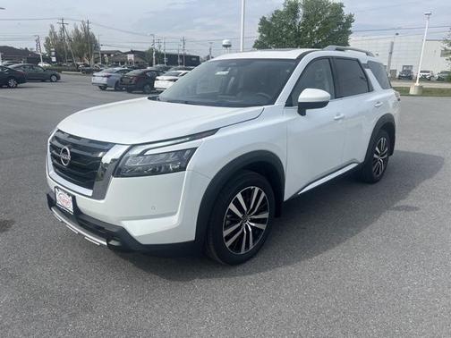 2025 Nissan Pathfinder Platinum 4WD