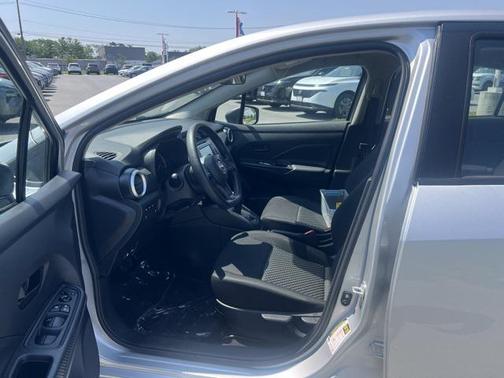 2023 Nissan Versa 1.6 S