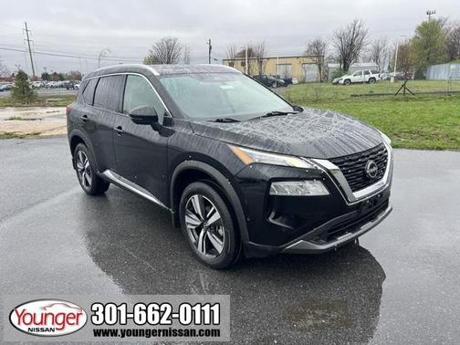Super Black 2022 Nissan Rogue SL