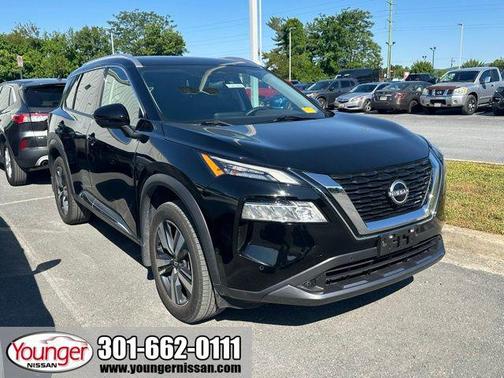 Super Black 2022 Nissan Rogue SL