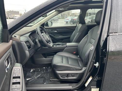 Super Black 2022 Nissan Rogue SL