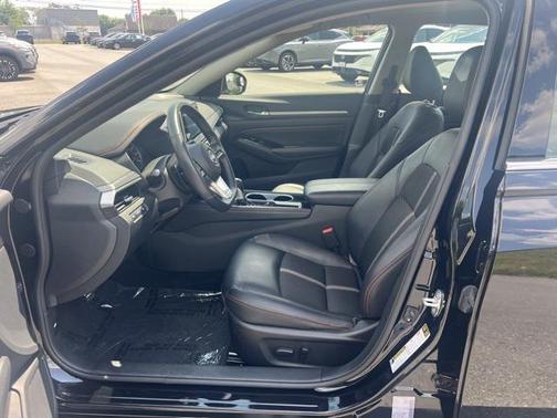 2023 Nissan Altima SR FWD