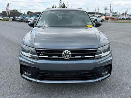Platinum Gray Metallic 2021 Volkswagen Tiguan 2.0T SE R-Line Black 4MOTION