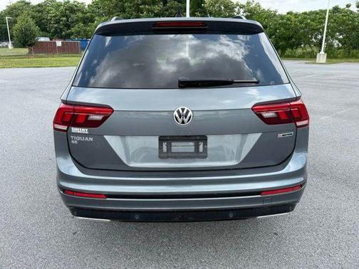 Platinum Gray Metallic 2021 Volkswagen Tiguan 2.0T SE R-Line Black 4MOTION