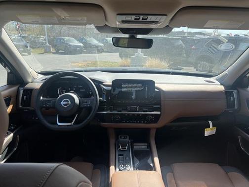 2025 Nissan Pathfinder Platinum 4WD