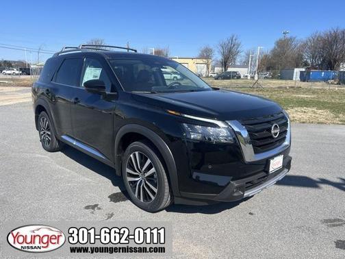 2025 Nissan Pathfinder Platinum 4WD