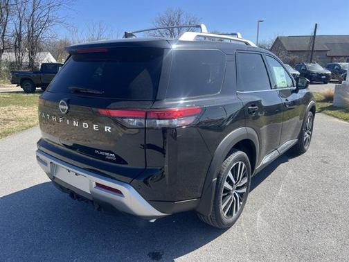2025 Nissan Pathfinder Platinum 4WD