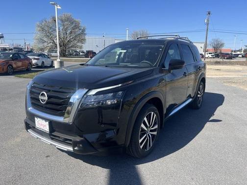 2025 Nissan Pathfinder Platinum 4WD