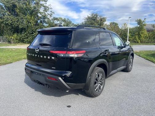2025 Nissan Pathfinder SV 4WD