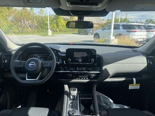 2025 Nissan Pathfinder SV 4WD