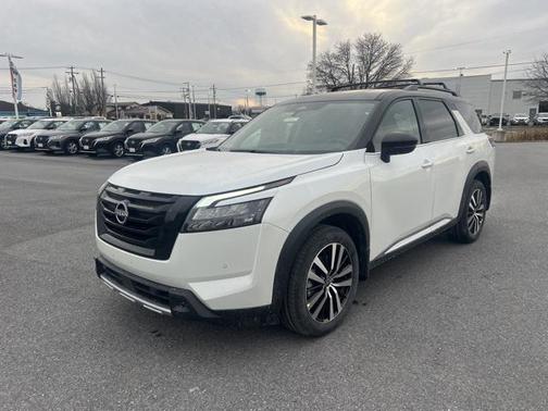 2025 Nissan Pathfinder Platinum 4WD