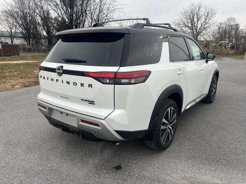 2025 Nissan Pathfinder Platinum 4WD