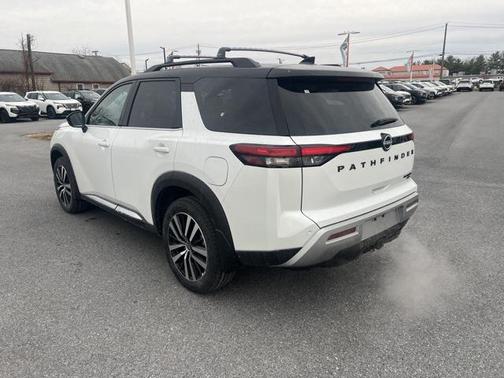 2025 Nissan Pathfinder Platinum 4WD
