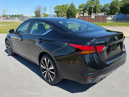 Super Black 2019 Nissan Altima 2.5 SR