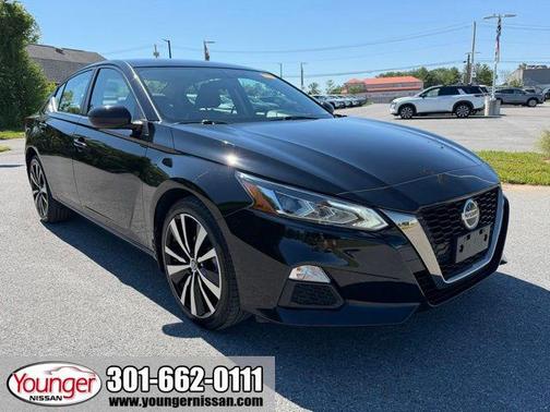 Super Black 2019 Nissan Altima 2.5 SR