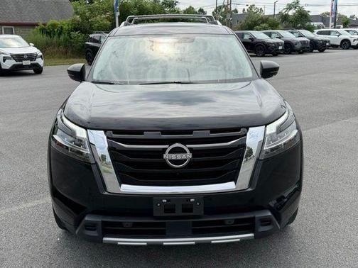 Super Black 2024 Nissan Pathfinder SL 4WD