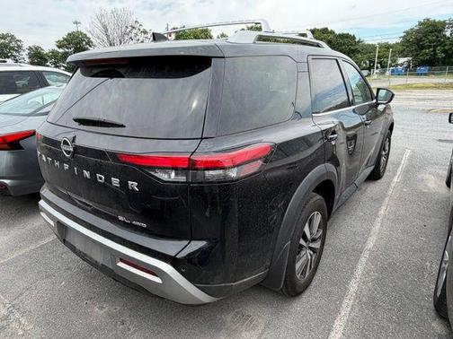 Super Black 2024 Nissan Pathfinder SL 4WD