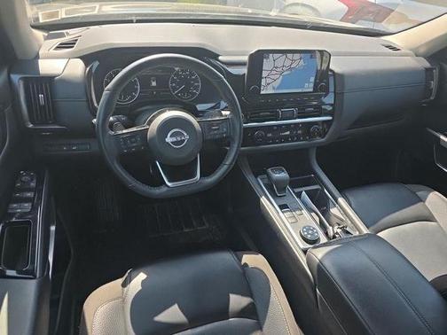 Super Black 2024 Nissan Pathfinder SL 4WD