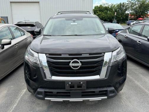 Super Black 2024 Nissan Pathfinder SL 4WD