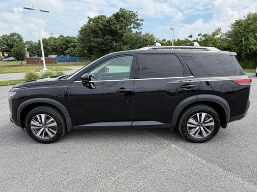 Super Black 2024 Nissan Pathfinder SL 4WD