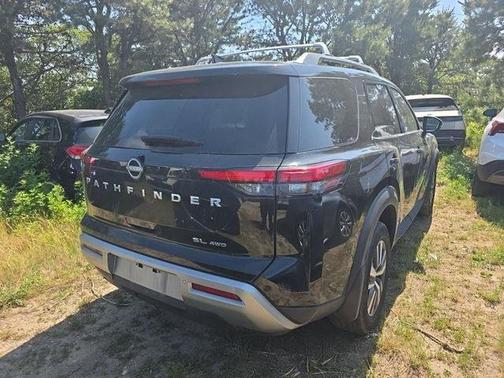 Super Black 2024 Nissan Pathfinder SL 4WD