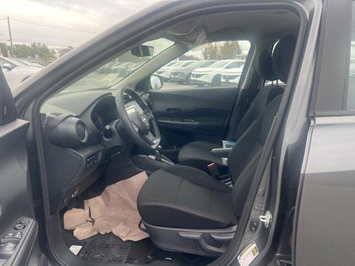 2025 Nissan Kicks S