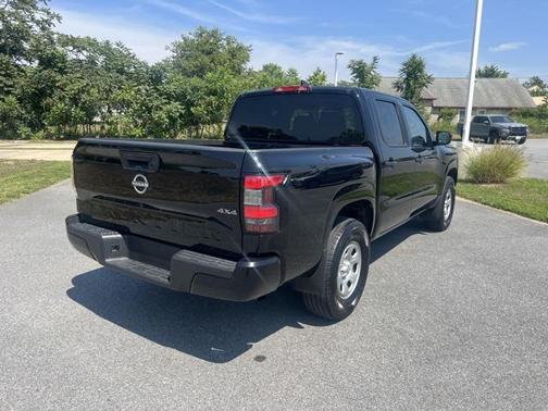 2022 Nissan Frontier S