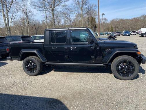 2025 Jeep Gladiator Nighthawk