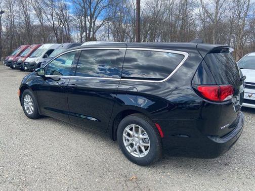 2026 Chrysler Voyager LX