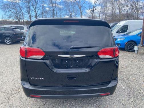 2026 Chrysler Voyager LX