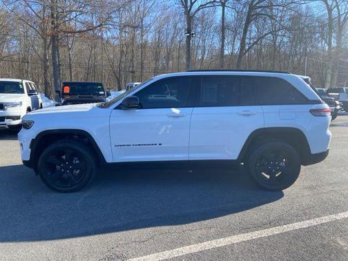 2023 Jeep Grand Cherokee Altitude