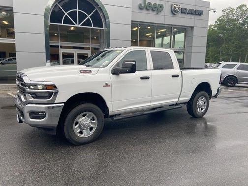 2025 RAM 2500 Tradesman Crew Cab 4x4 6'4' Box