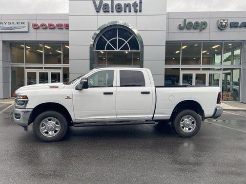 2025 RAM 2500 Tradesman Crew Cab 4x4 6'4' Box
