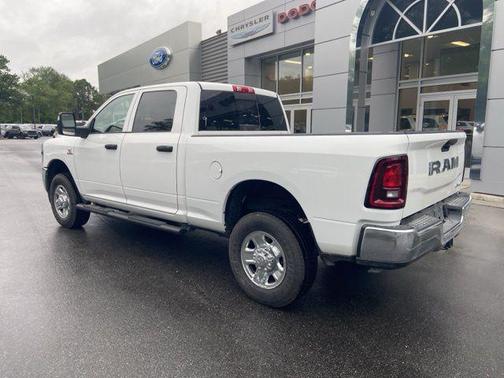2025 RAM 2500 Tradesman Crew Cab 4x4 6'4' Box