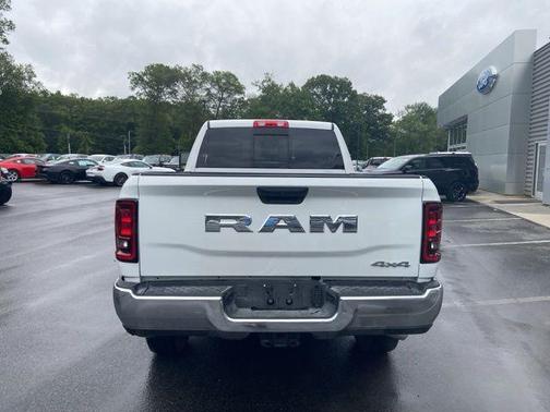 2025 RAM 2500 Tradesman Crew Cab 4x4 6'4' Box