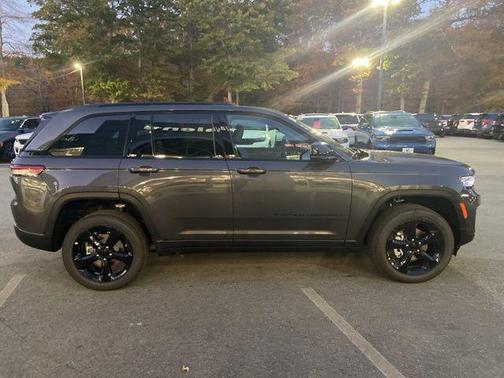2025 Jeep Grand Cherokee Altitude