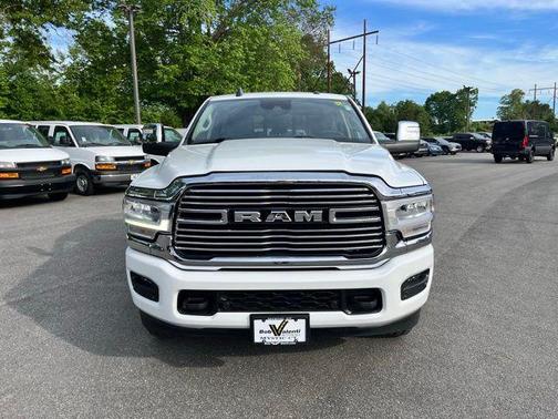 Bright White Clearcoat 2024 RAM 2500 Laramie Crew Cab 4x4 6'4' Box