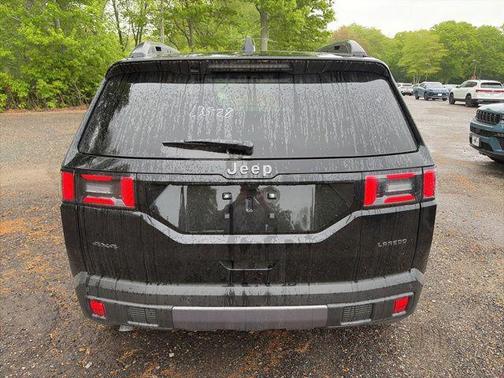 Diamond Black Crystal Pearlcoat 2026 Jeep Cherokee Laredo 4x4
