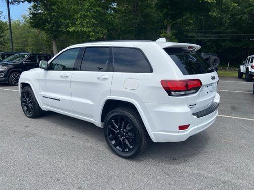 2022 Jeep Grand Cherokee Laredo