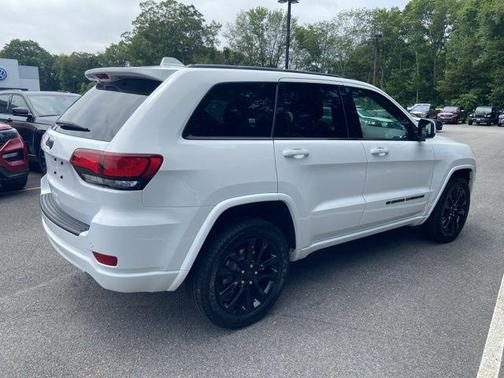 2022 Jeep Grand Cherokee Laredo